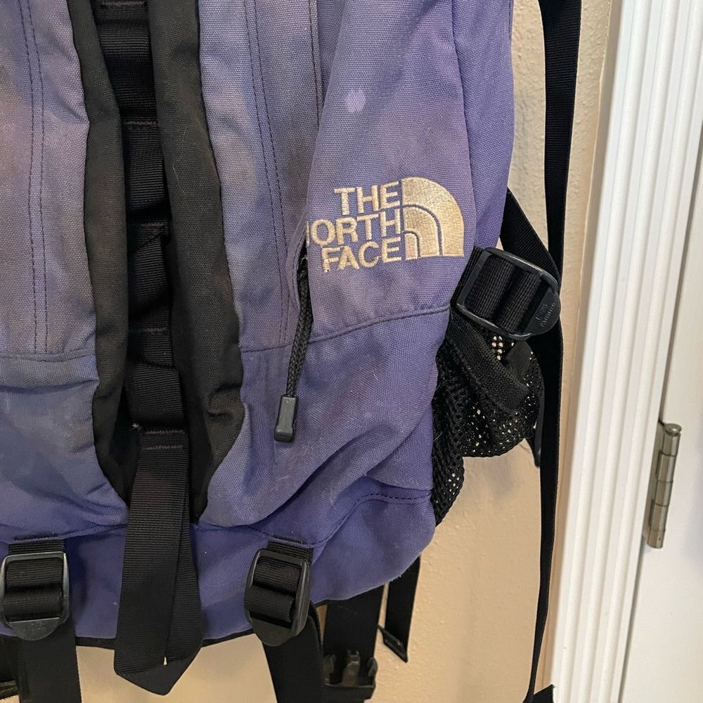 The North Face 90’s Purple and Black Faded Backpack - Picture 3 of 16